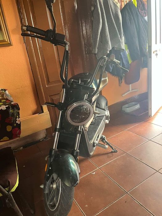 Moto elétrica faz 60 km