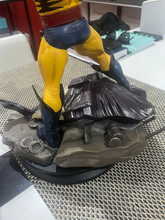 Estátua Semic Wolverine