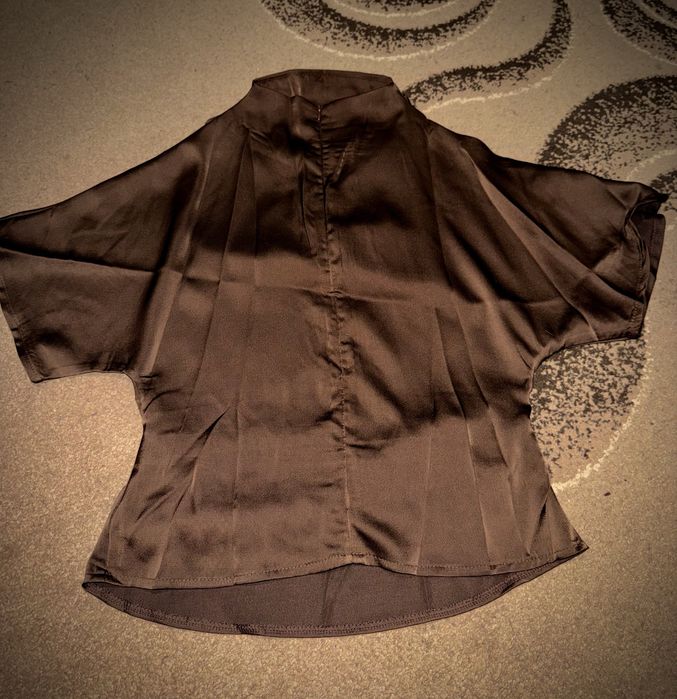 Атласна спідниця