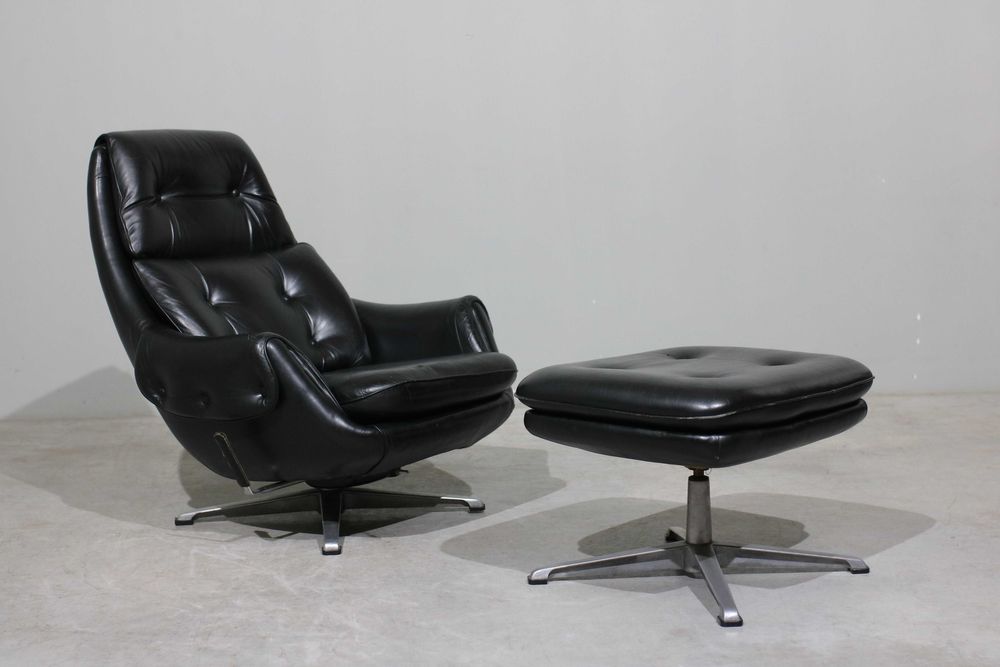 Poltrona + pousa pés em couro