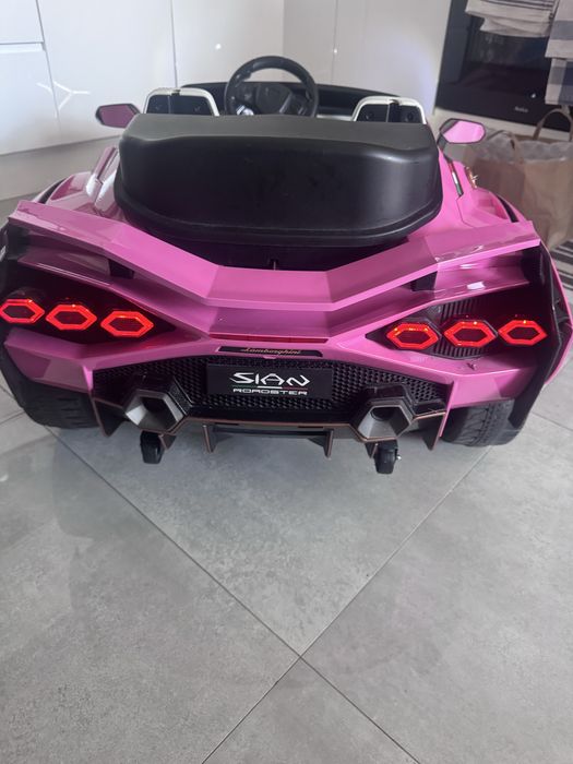 Elektryczny samochód