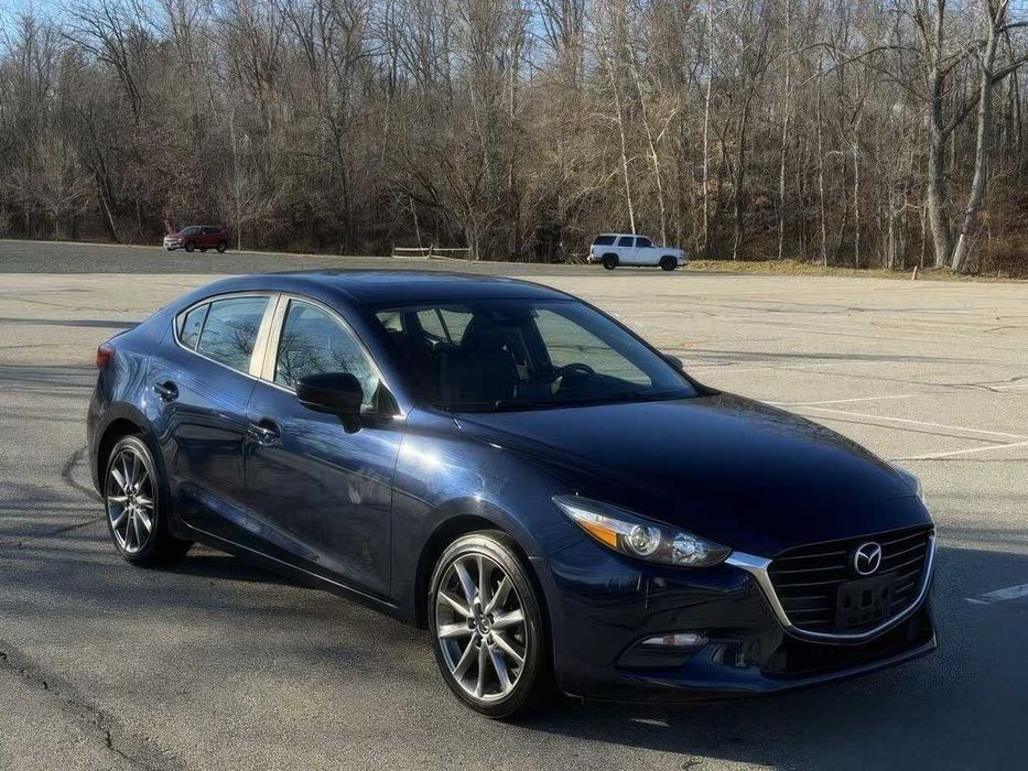 Mazda 3 Touring      2018