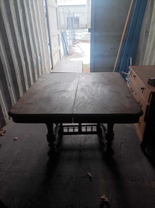 Stół zabytkowy dąb