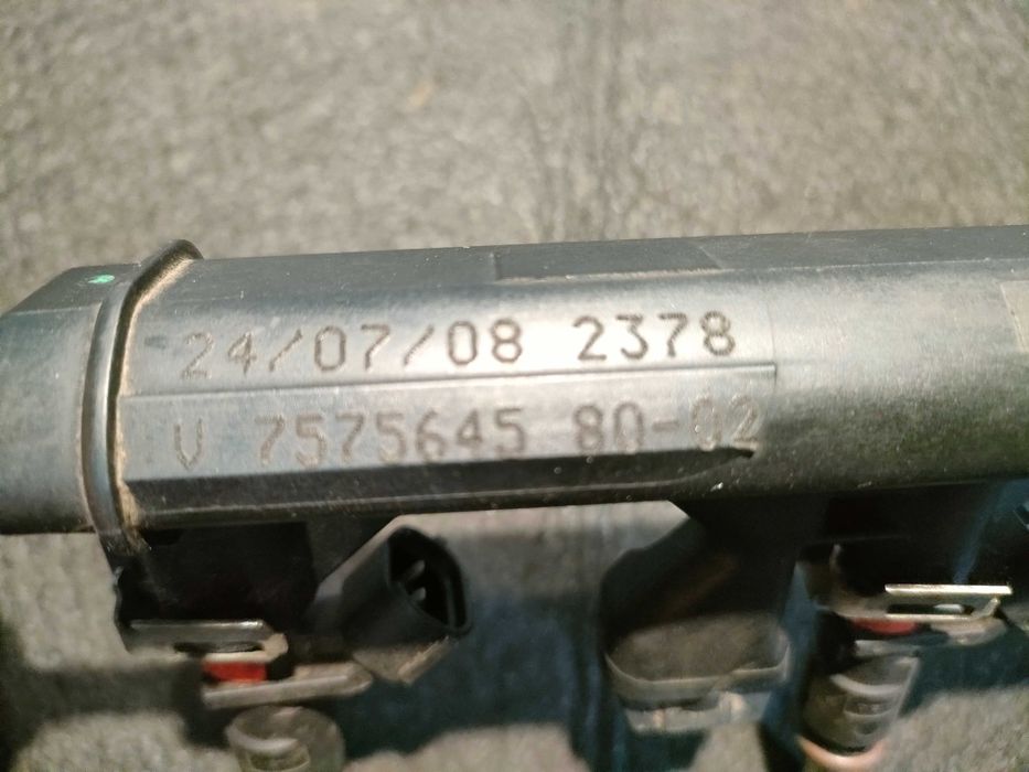 Peugeot 308 1,6 B listwa wtryskowa