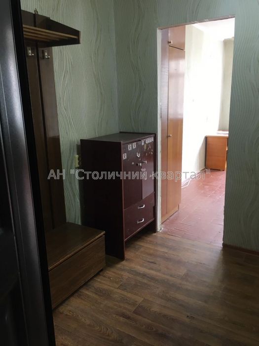 Велика кімнатна у гутрожитку на вул. Туполєва, 5Б