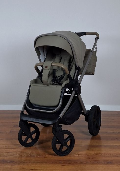 LIMITOWANA  EDYCJA  . Wózek 4w1 .  Venicci Leo by Kasia Sokołowska .