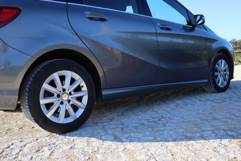 Mercedes-Benz B 180 — fotografia 9