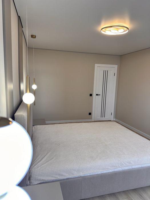 Продаж сучасної 2 кімнатної квартири по вул. Смакули