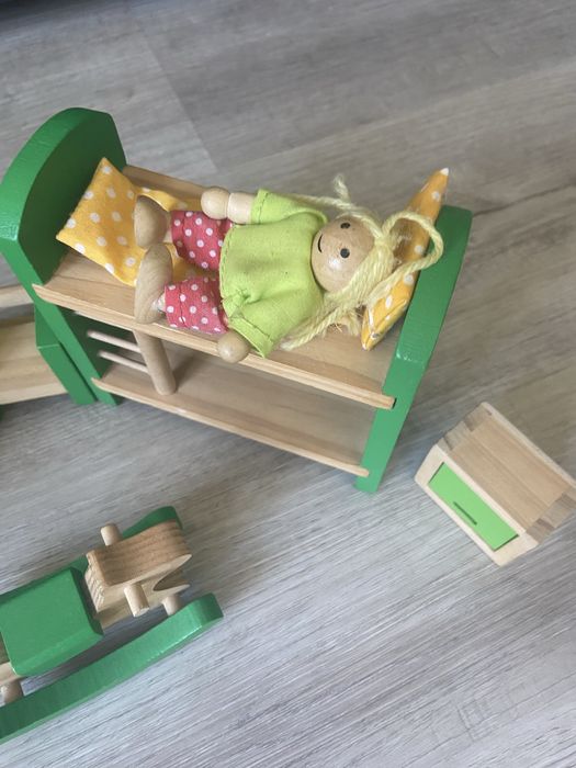 Domek dla lalek drewniany z lidla