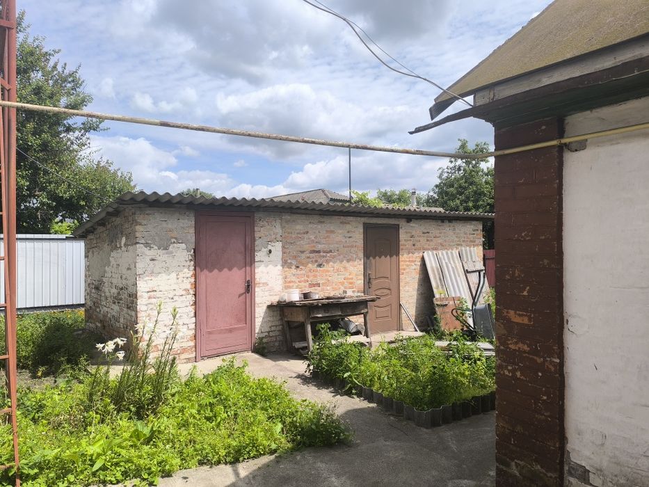 Продається будинок вул Червона Рута