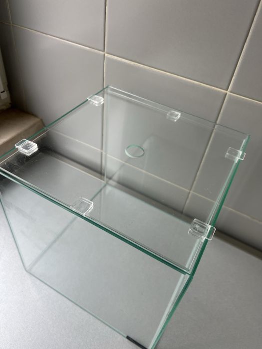 Aquário para Peixes Cubo Aquatlantis 22cm (10,6L) - Design Clean / Nano Como Novo