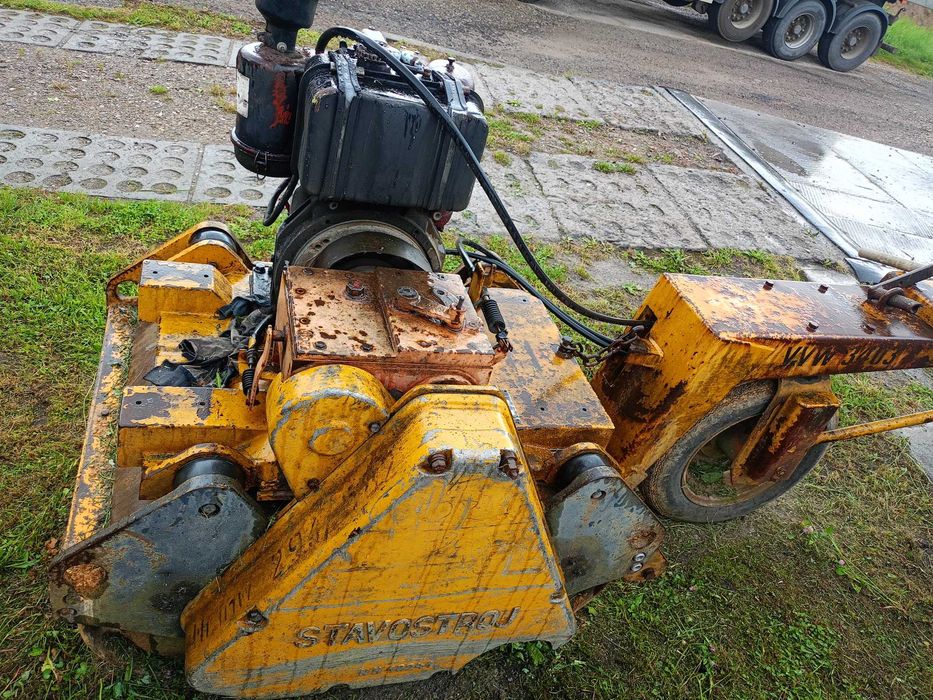 Walec Stavostroj 1T silnik Hatz