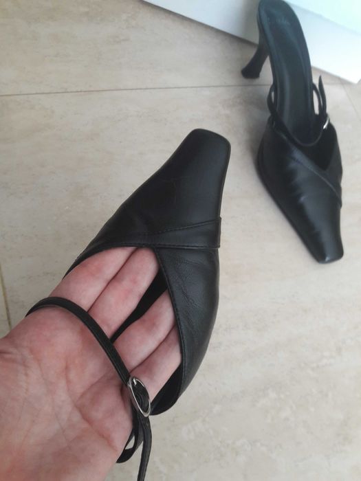 Mules de salto alto, em pele, tam 40