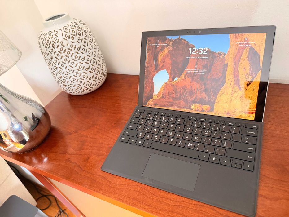 Surface Pro 7 Hibrido|LCD 12.3" 2.8K Tactil|i5-1035G4|8G Ram|Ssd 128G|