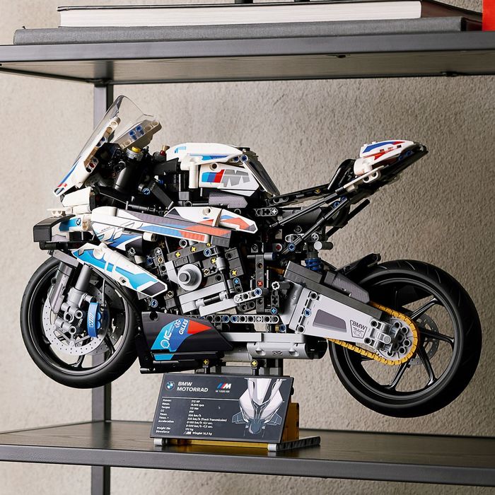 Конструктор Technic BMW M 1000 RR 1920 деталей в коробці