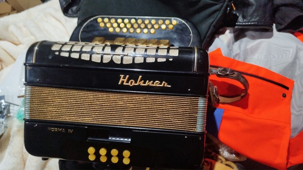 Acordeon hohner - em bom estado