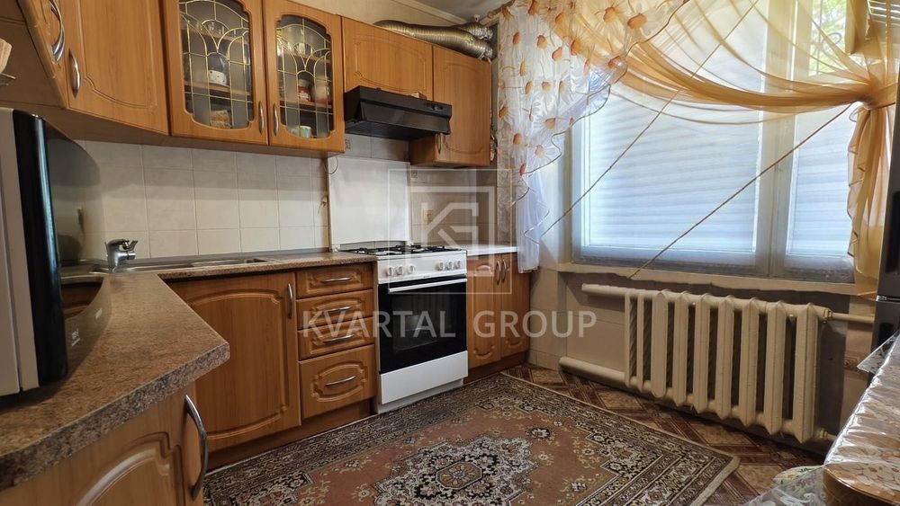 Простора 3-кімнатна квартира 76 м² у цегляному будинку. - View 2