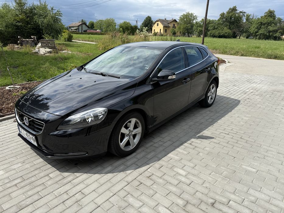 Volvo v40 D2 2014 oryginalny niski przebieg