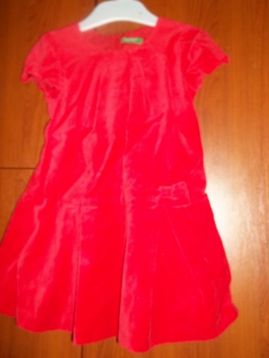 Benetton sukienka czerwona welur,rozm,90