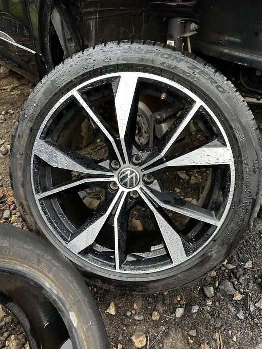 Титани r20/5/112 литі диски 5nn601025aa резина scorpion zero r20 колес