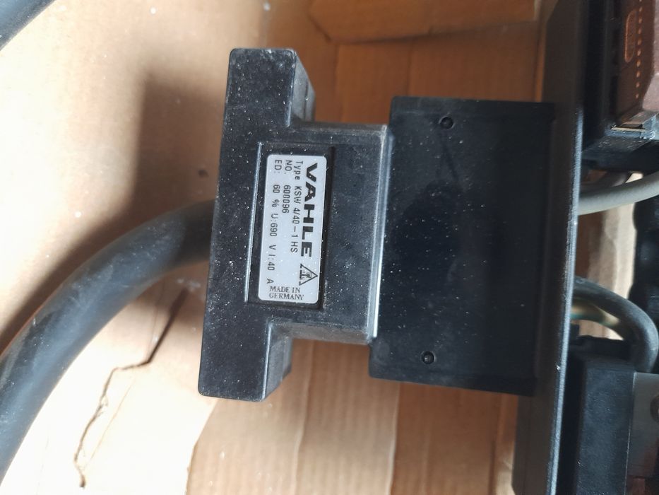 Основа токосъемника Vahle 2810339 и Скользящий контакт Vahle 2808295