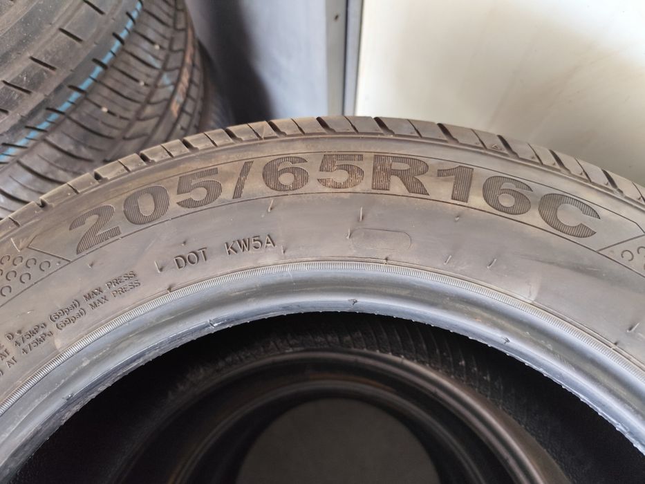 Pneus 205/65r16C Three A 85% piso
