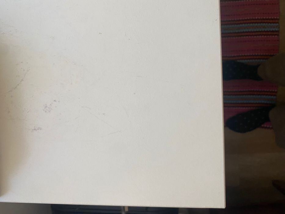 Cómoda IKEA HEMNES branca com 3 gavetas com um estilo distinto.