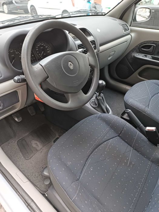 Renault Clio 1.2 Gasolina (Junho 2003) – 5 Portas – Cinzento