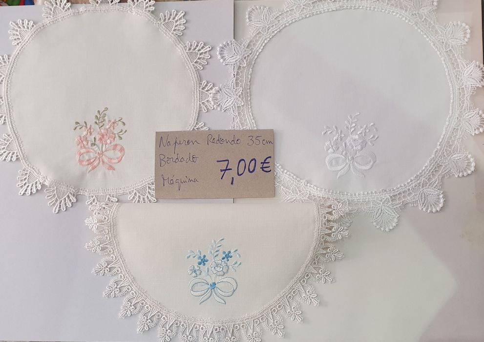 Naperon em tecido bordado à máquina64585619613953122