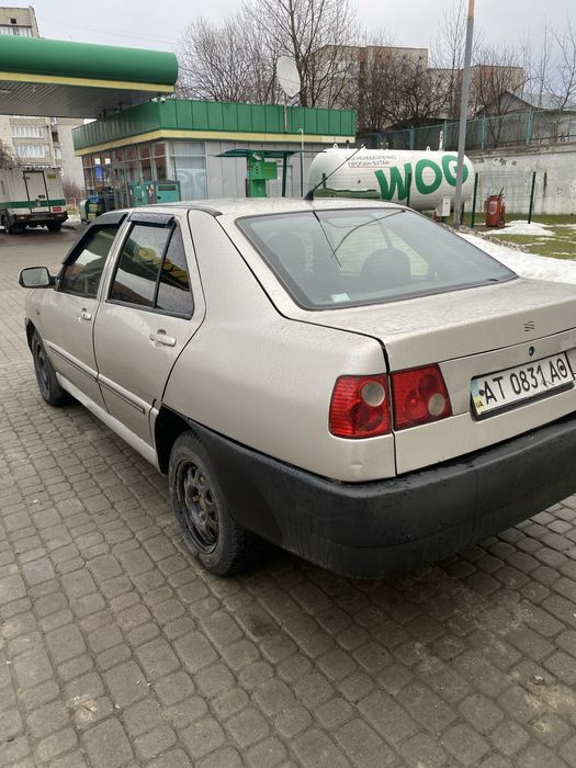 Продам , Газ бензин, маю ще пʼять коліс на титанах літня резина