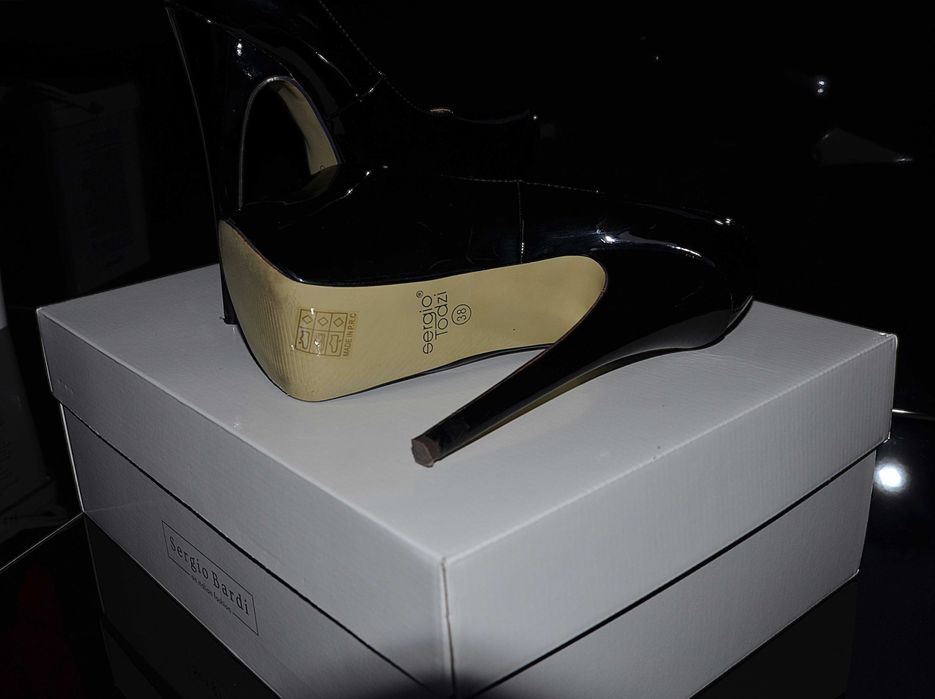 Wysokie  Lakierowane Szpilki Sergio Todzi 38