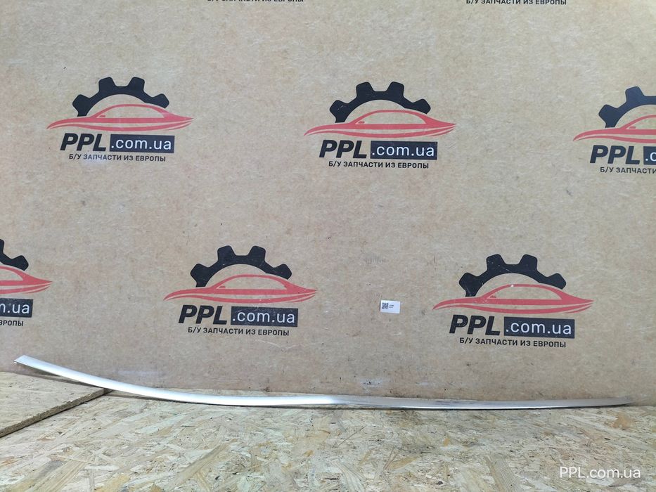 Mercedes E-Class W213 16-19 молдинг двери передней левой A2136900180