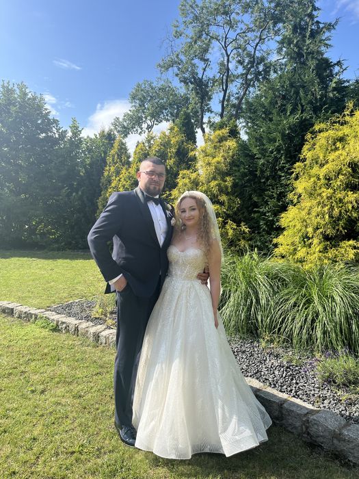 Suknia ślubna błyszcząca