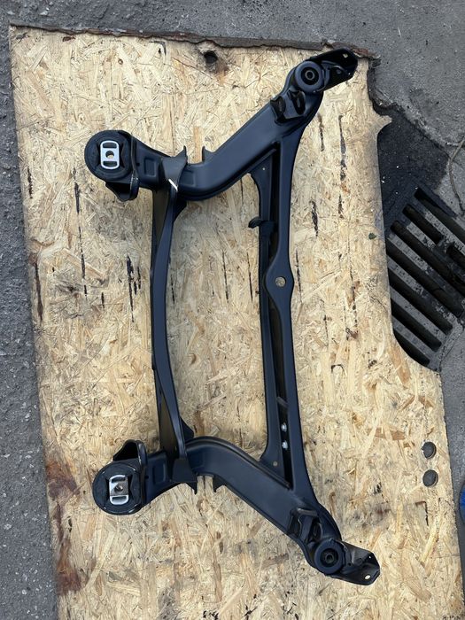 Wózek W124 Mercedes Belka tył Zawieszenie 124 Mercedes