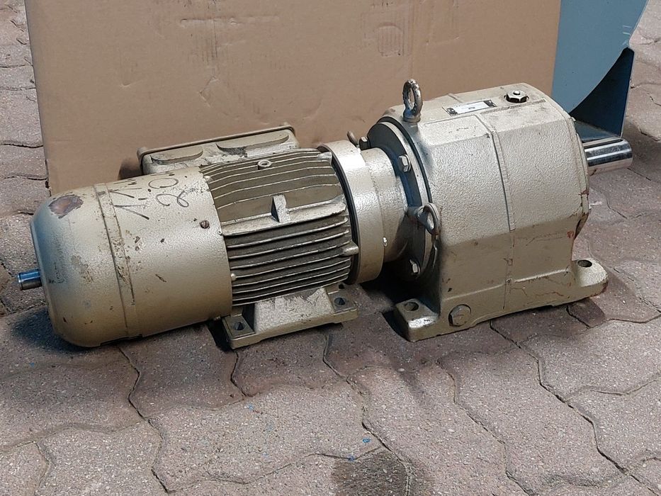 Motoreduktor 1.1kw. 20obr. z hamulcem.
