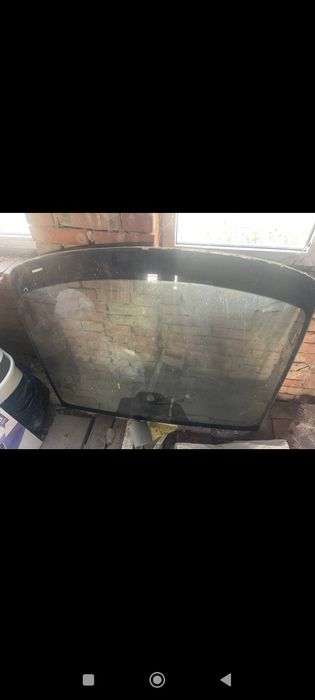 Продам лобовое стекло