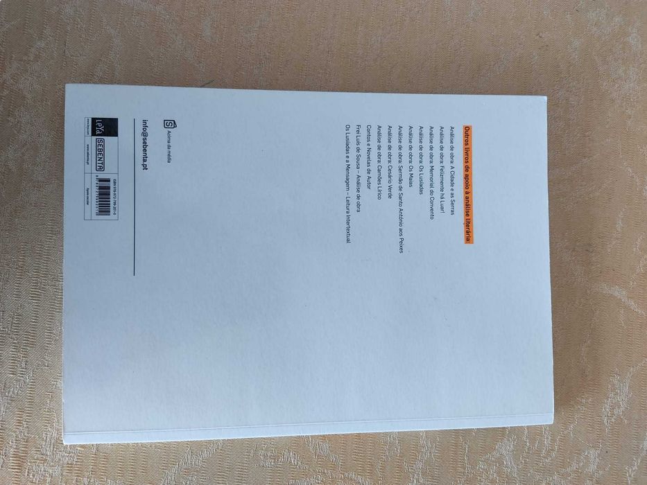 Análise de Obra: Fernando Pessoa e Heterónimos