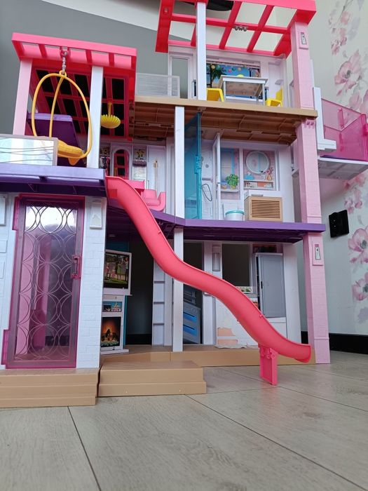 Domek Barbie przepiękny