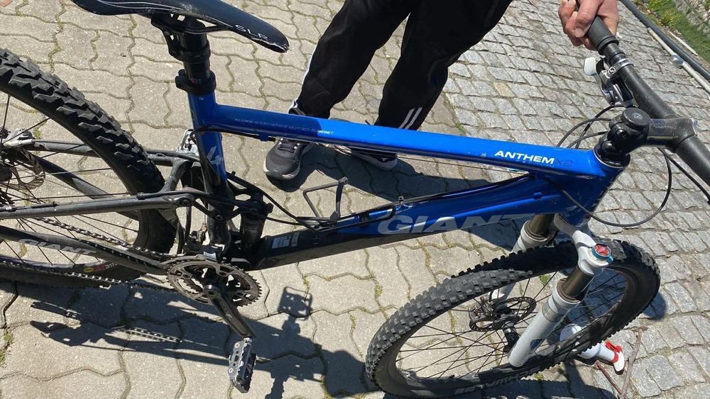 Bicicleta Giant de downhill