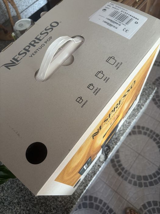 Maquina de Cafe Nespresso Vertuo Pop Nova
