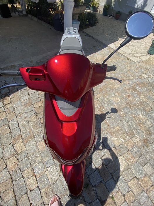 Scooter vermelha