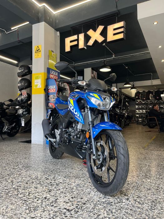 Suzuki GSX-S 125 cc com 429 Kms Nacked Street com coração desportivo.
