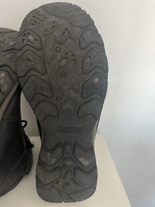 Bota Hi-tec usada