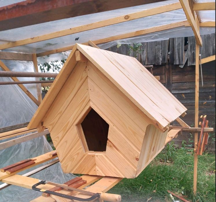 Виготовлення під замовлення дерев'яних будок для собак будка,будинок