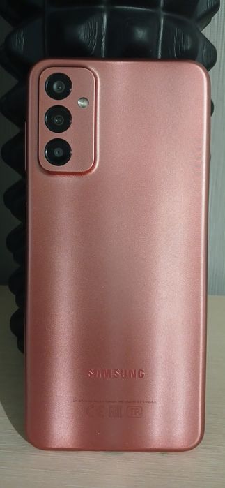 Продам телефон самсунг M13