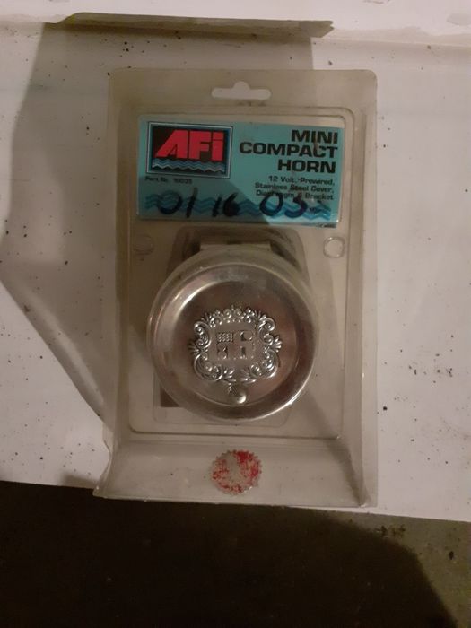 Buzinas e hélices para barcos de  recreio