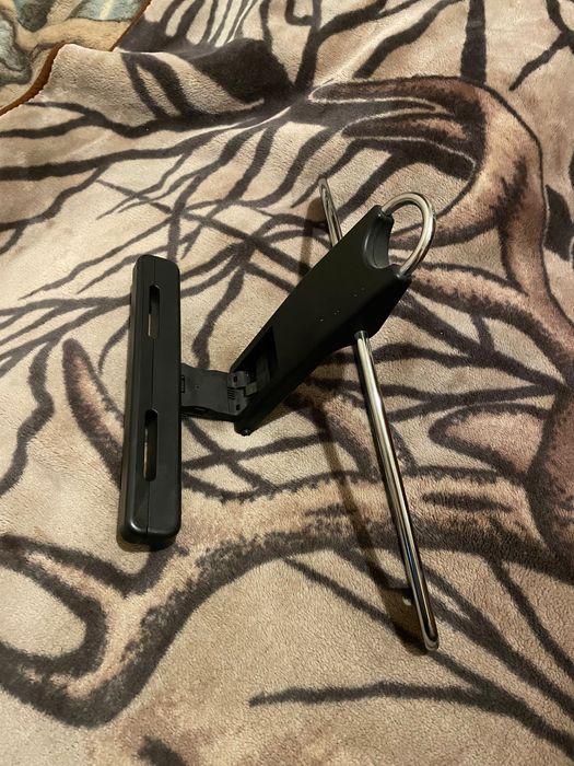 Вішалка автомобільна для одягу