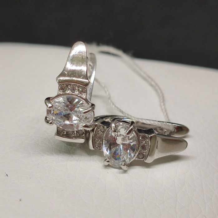 Серьги золотые Swarovski Новые (3.79г)