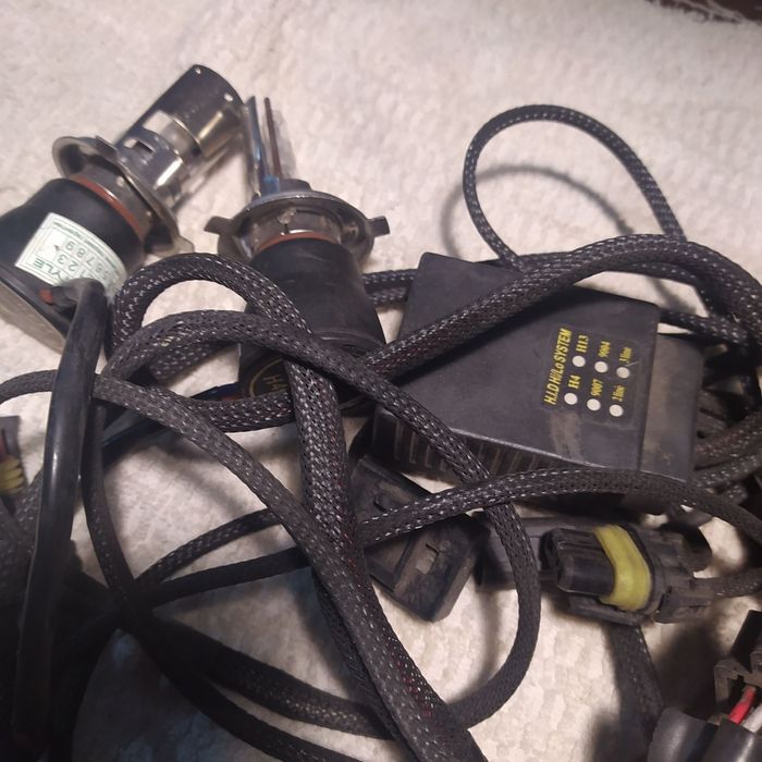 H4 : биксенон комплект , галогенные  2 шт.