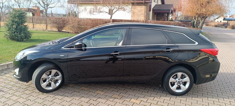 Хендай І40 2013  1.7 дизель механічна коробка передач